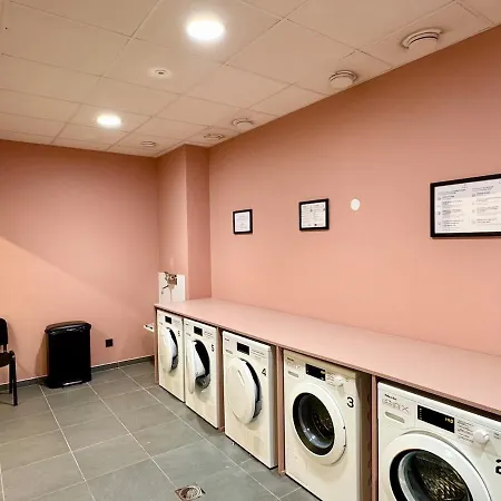 We Live Sharies - B304 Lägenhet